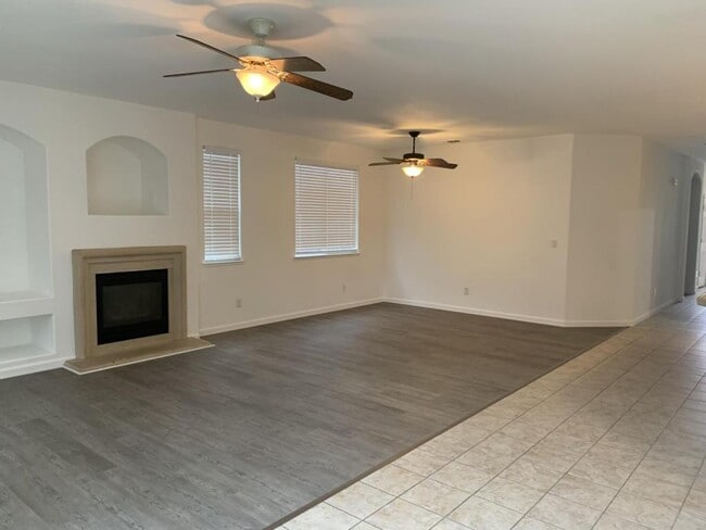 Building Photo - 353 Ellison Pl