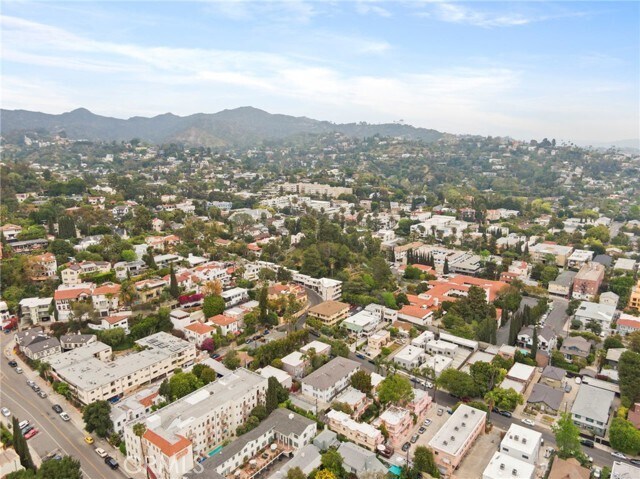 Building Photo - 2027 Vista Del Mar Ave