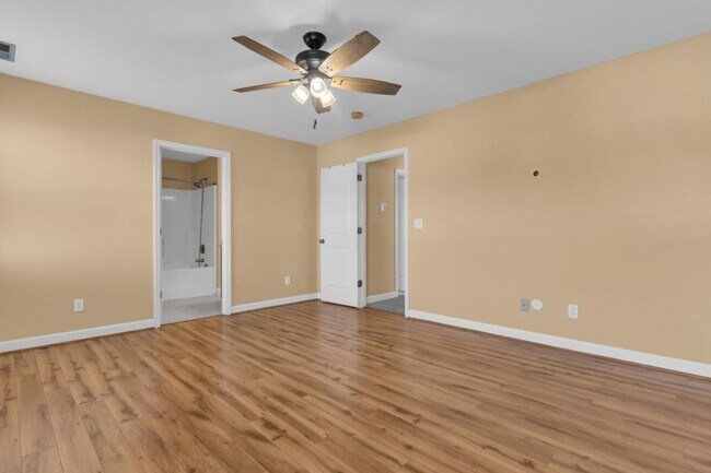 Building Photo - 69 Thornbury Dr