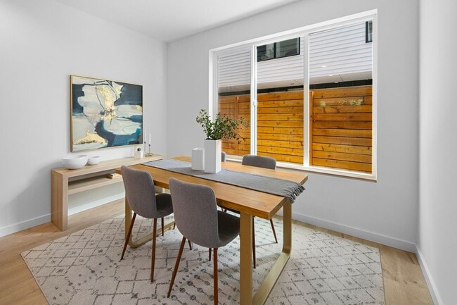 Building Photo - New Luxury Townhome in Seattle 3bed/2bath ...