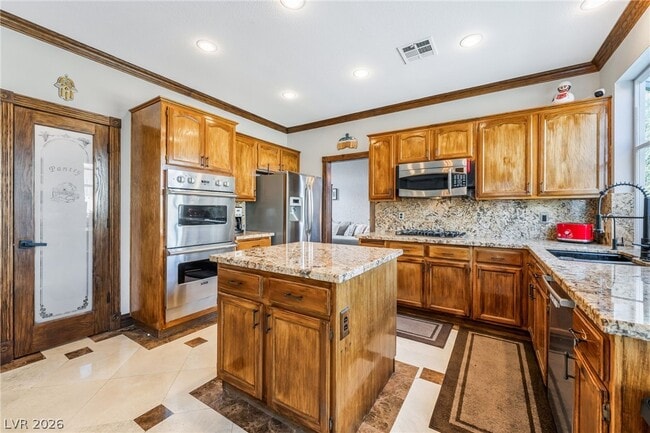 Building Photo - 9248 Evergreen Canyon Dr