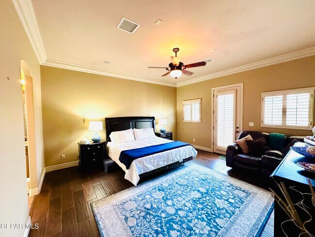 Building Photo - 6268 Wildwood Ct