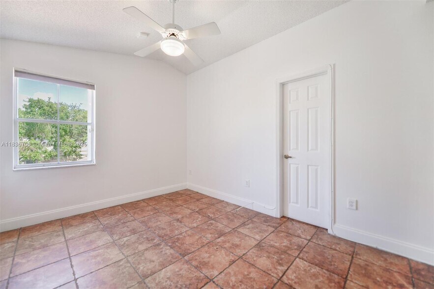Building Photo - 1551 Seagrape Way