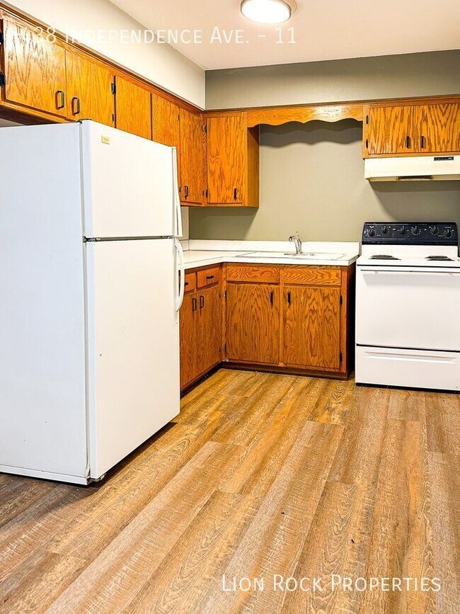 Building Photo - Charming Two Bedroom in the heart of Champ...