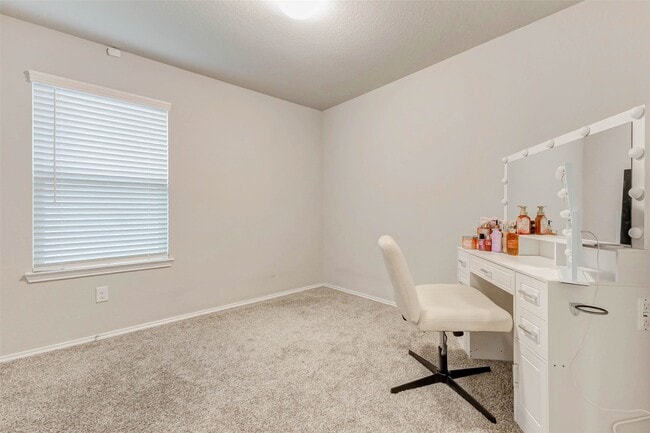 Building Photo - 23135 Barrington Bluff Trail