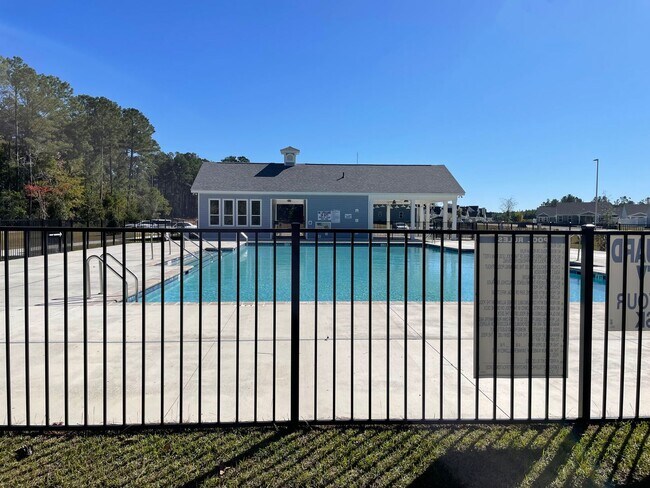 Building Photo - 3 Bedroom 2 Bath Home in Middle Creek Village in Bolivia, NC