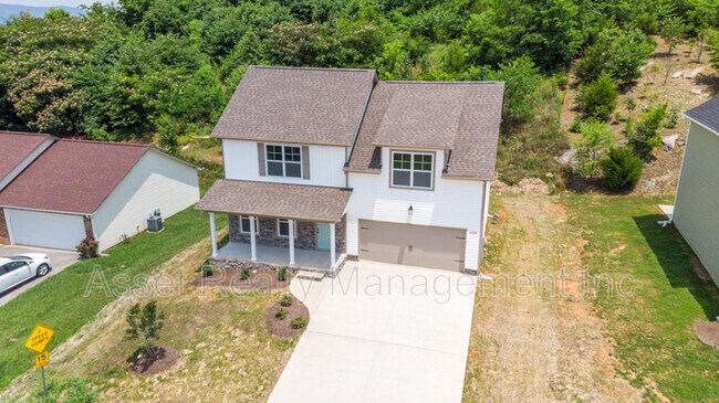 Building Photo - 628 Drakewood Rd
