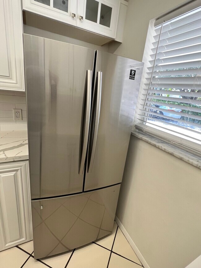 Building Photo - 3001 Albatross Rd