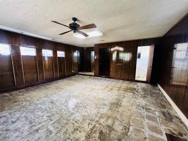 Building Photo - 5511 Willowbend Blvd