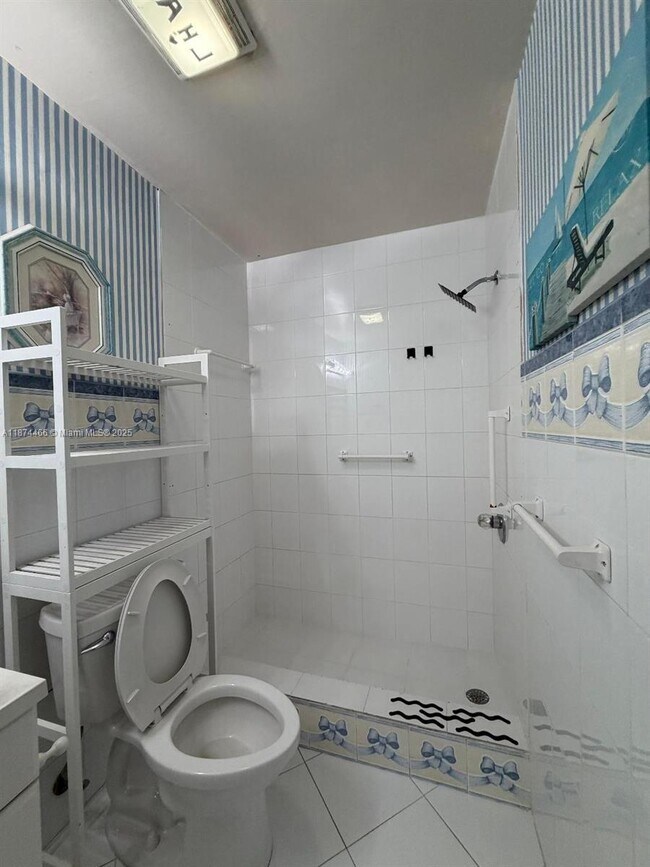 Building Photo - 6538 W 2nd Ct