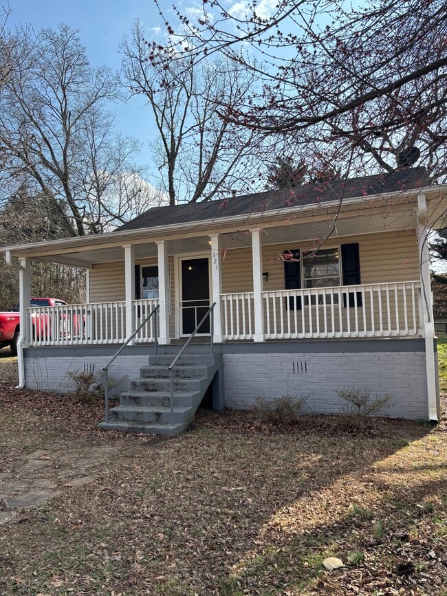 Building Photo - 121 West St