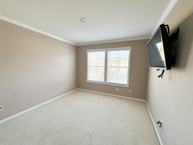 Building Photo - 3569 Langdon Common