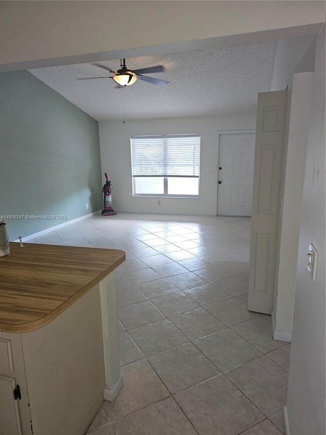Building Photo - 9079 SE Hobe Ridge Ave