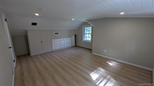 Building Photo - 362 Strawtown Rd
