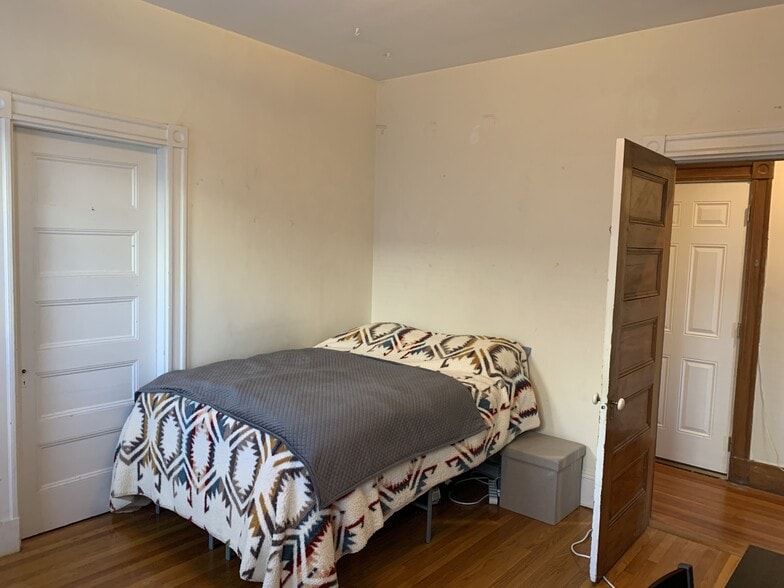 Building Photo - 153 Saint Alphonsus St