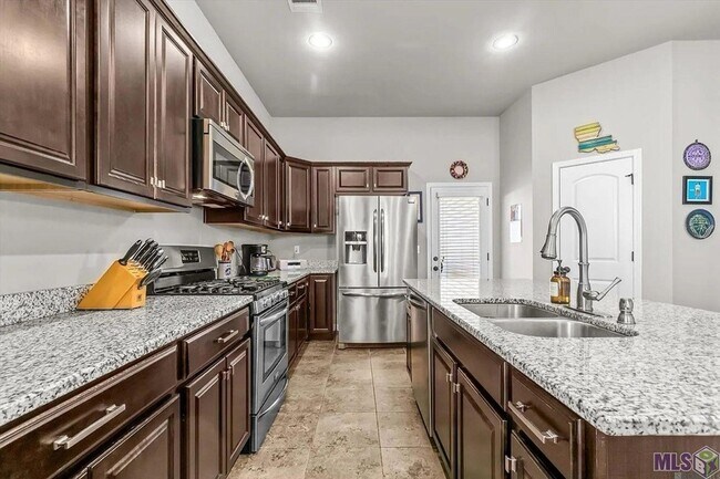 Building Photo - 8624 Arabella Ave