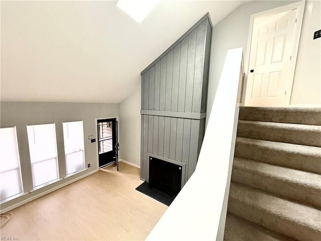 Building Photo - 579 Ayrshire Way