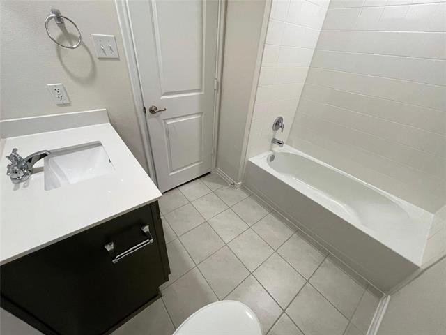 Building Photo - 603 Willow View Way