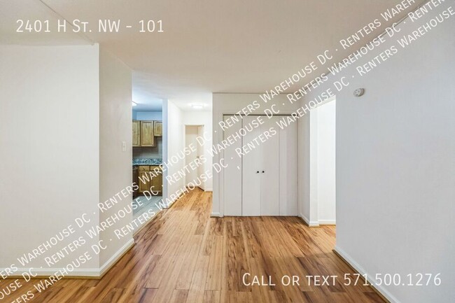 Building Photo - Stunning 2Bd/1Bth condo nestled in the hea...