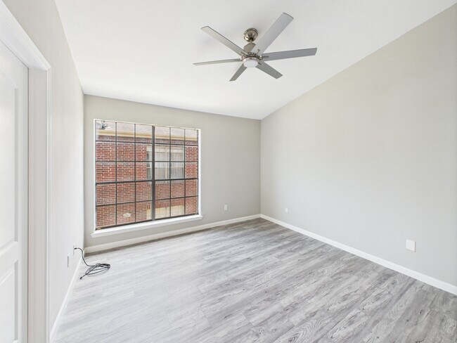 Building Photo - 8055 Cambridge St