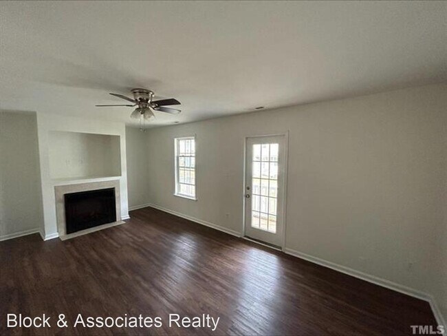 Building Photo - 3 br, 2.5 bath House - 401 Whitehall Court