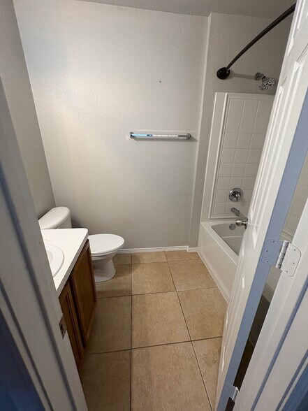 Building Photo - 4113 Macy Ln