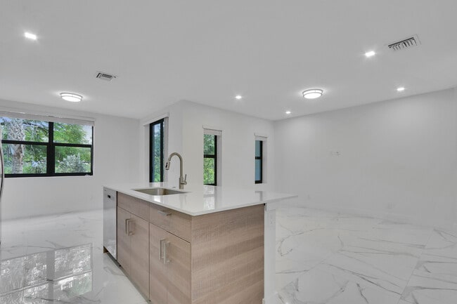 Building Photo - 406 Bella Sol Way