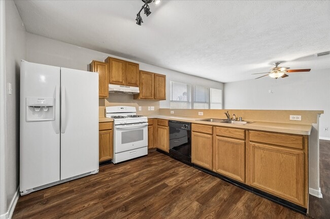 Building Photo - 19811 Shores Edge Dr