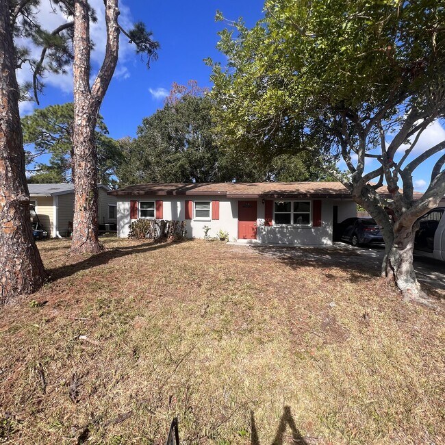 Primary Photo - 2532 Stratford Dr