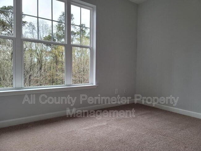 Building Photo - 30 Wren Dr