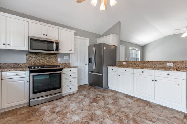 Building Photo - 2149 Hollandale Cir