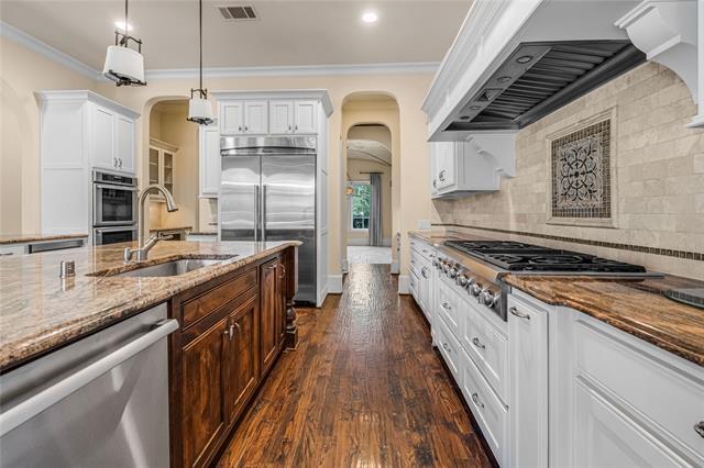 Building Photo - 3759 Broadmoor Way