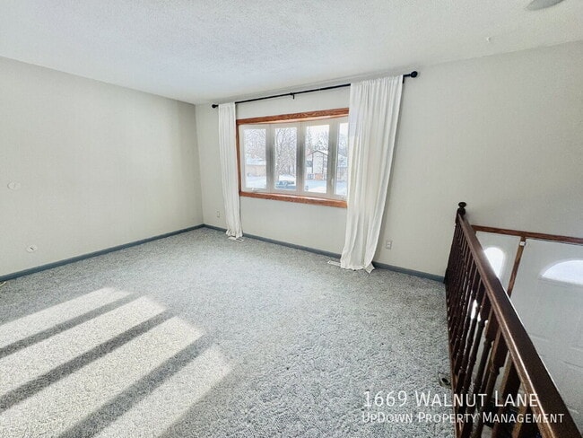 Building Photo - 1669 Walnut Ln