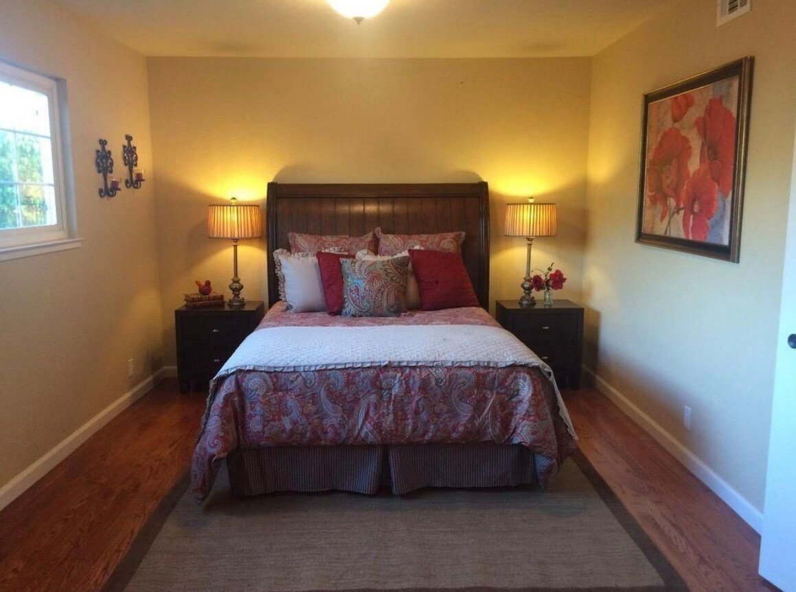 Building Photo - 238 S Park Victoria Dr