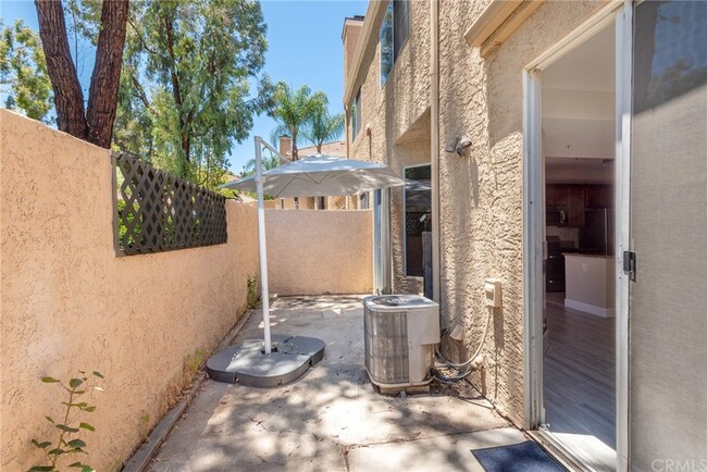 Building Photo - 13133 Le Parc Blvd