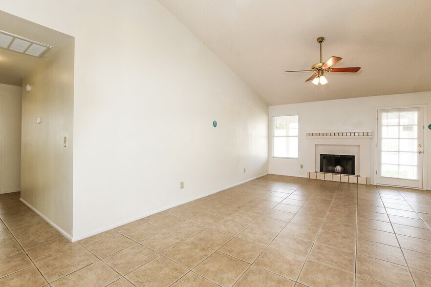 Building Photo - 7008 W Marco Polo Rd