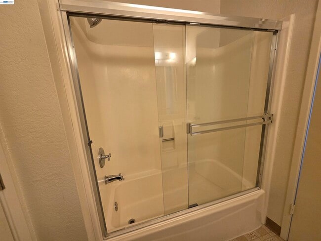 Building Photo - 7596 Silvertree Ln