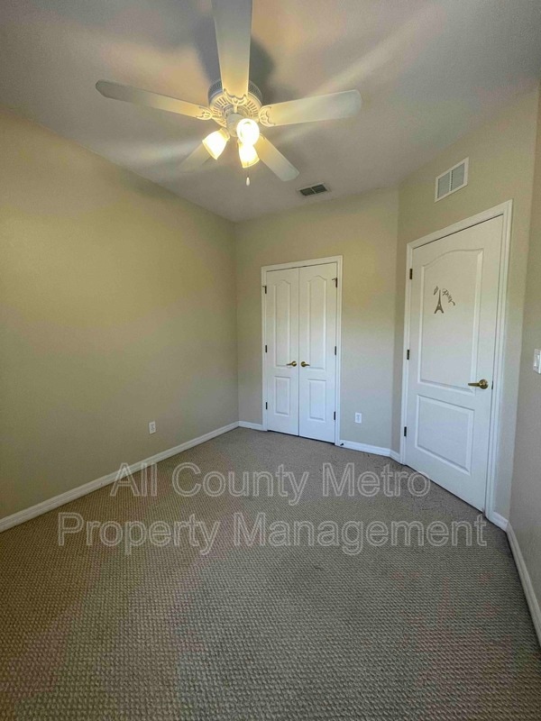 Building Photo - 2468 Caravelle Cir