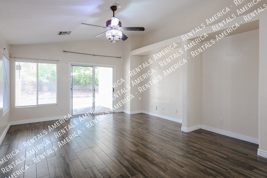 Building Photo - 15428 W Mauna Loa Ln