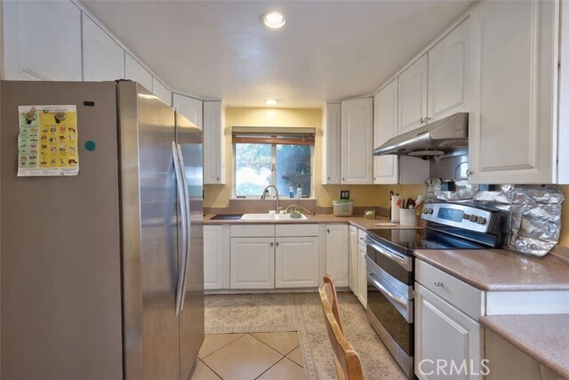 Building Photo - 2895 Woodlawn Ave