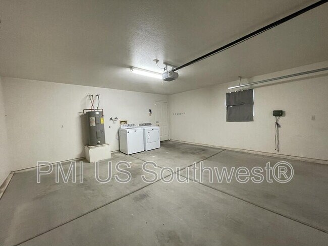 Building Photo - 4072 S Cassidy Dr