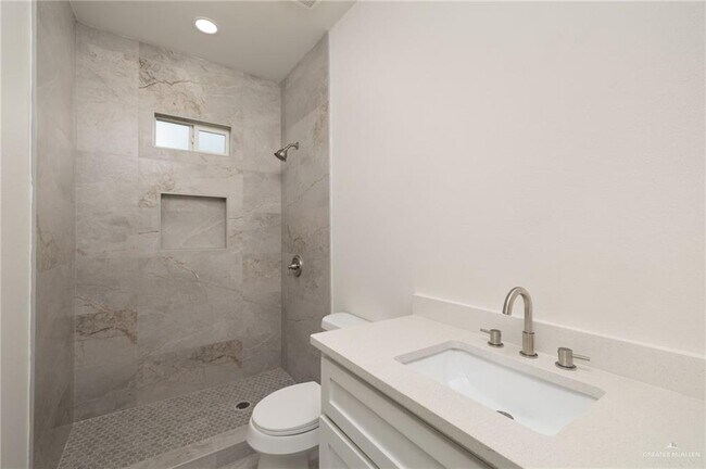 Building Photo - 321 Merida Dr