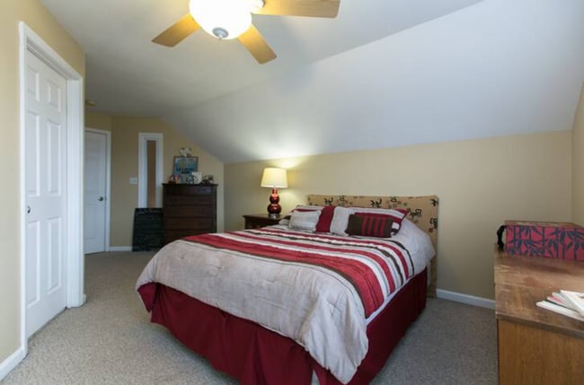 Building Photo - East AVL - Mountain Views and Space Galore!