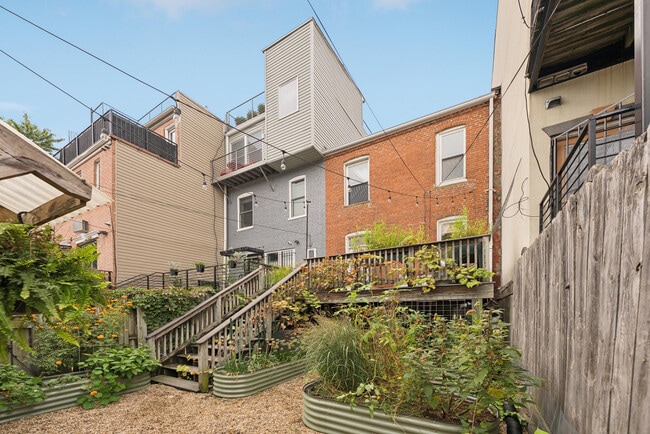 Building Photo - 1711 New Jersey Ave NW