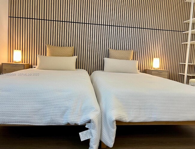 Building Photo - 6820 Indian Creek Dr