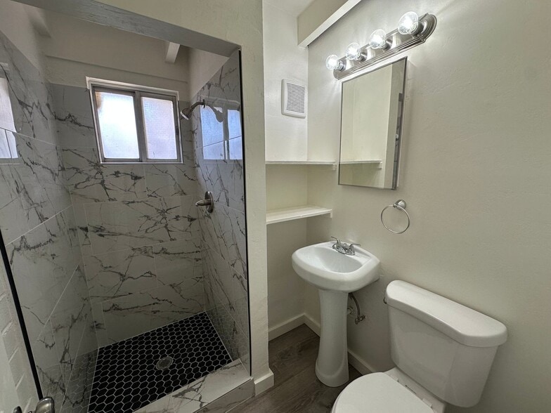 Building Photo - 1022 N Palo Verde Blvd