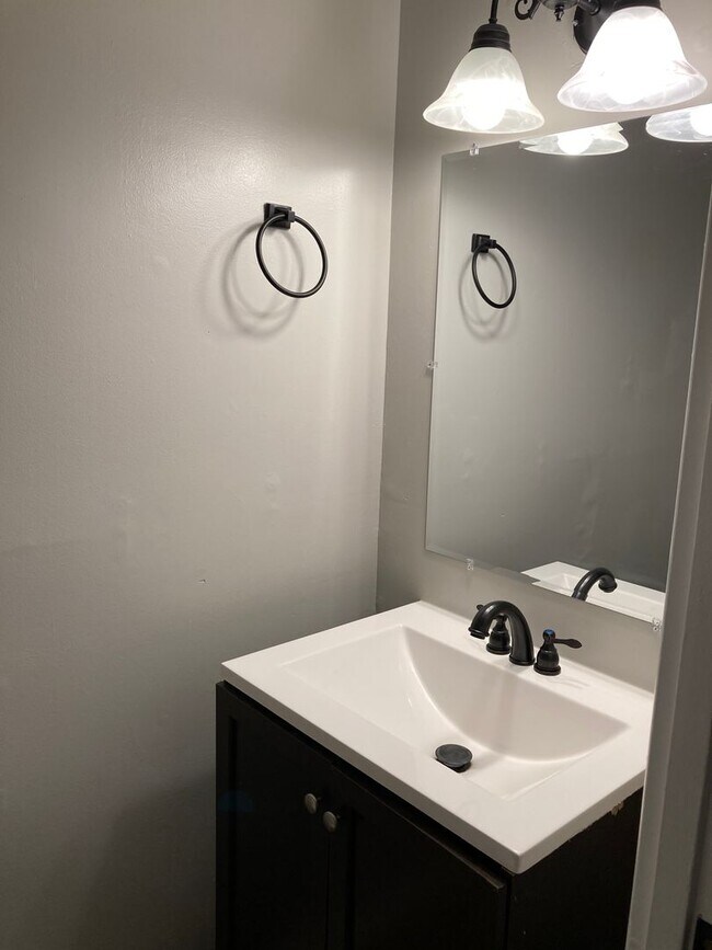 Building Photo - Spacious 3-Bedroom Townhome in Edgewood, MD – Convenient Location!