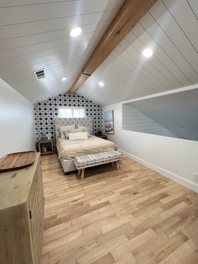 Building Photo - Beautifully Furnished Home in Huntington Beach