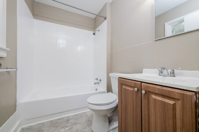 Building Photo - 1608 W Sheley Rd