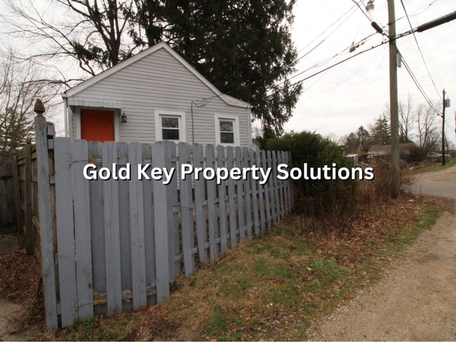 Building Photo - MUNCIE 1 BR 1 BA House with Central Air and Fenced Backyard (NO SECTION 8)